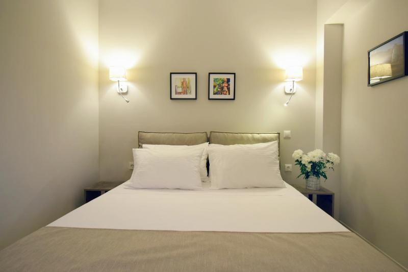 Standard Double Room image 2