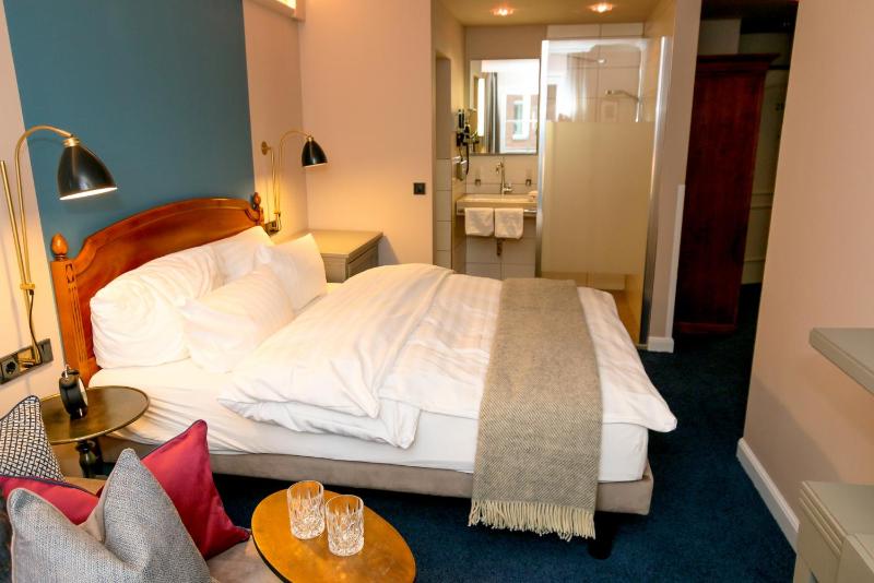 Tiny Room image 1