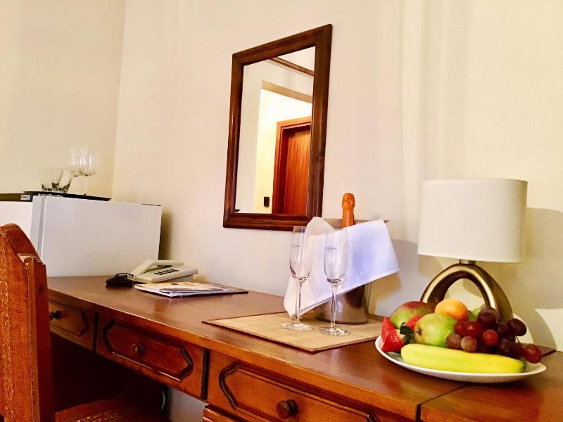 Double Room with Air-Conditioning and Balcony image 4