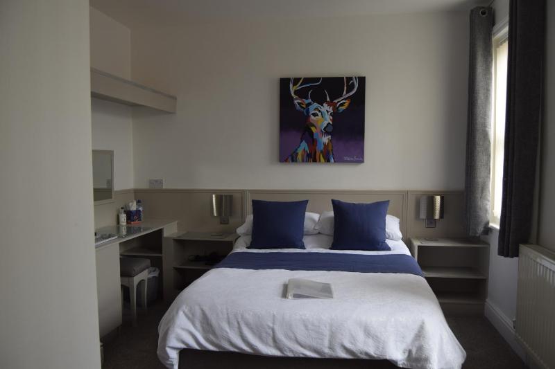 Avenue Guest House - image 40