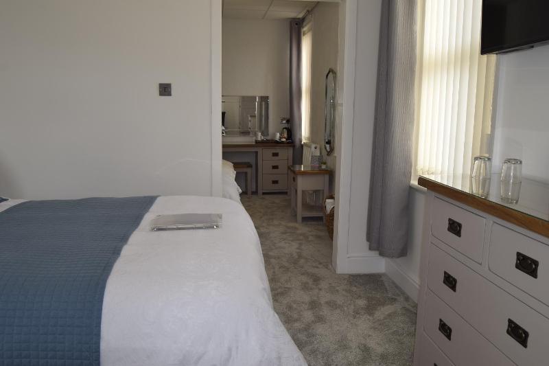 Avenue Guest House - image 25