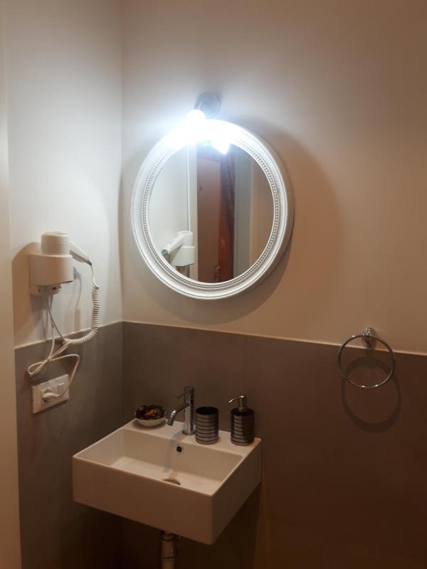 Standard Double Room with Shared Bathroom image 4