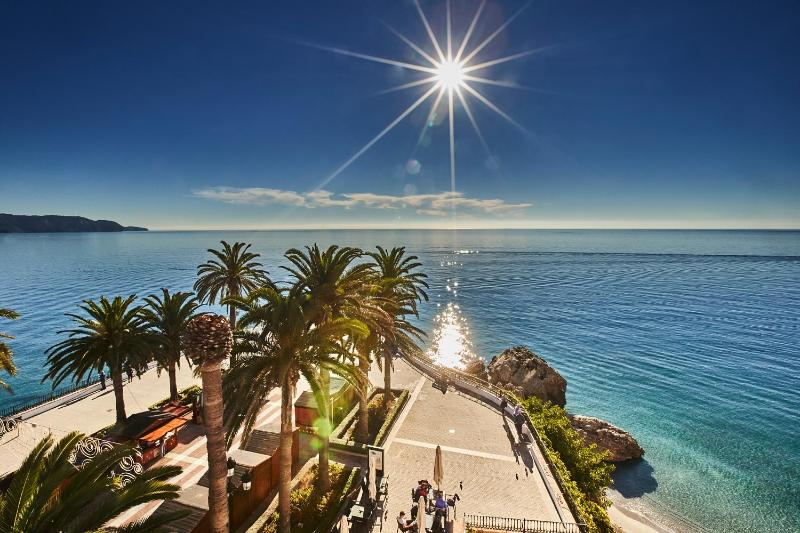 Double Room with Sea View and Balcony image 2