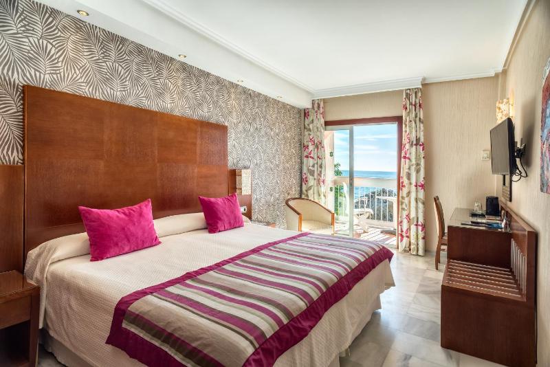 Double Room with Sea View and Balcony image 4