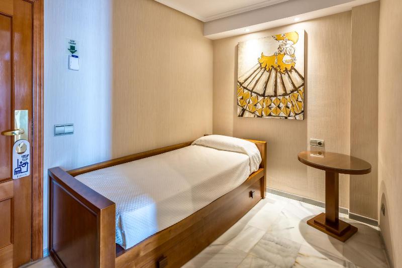 Family Junior Suite with Sea View and Balcony (2 Adults + 2 Children) image 2