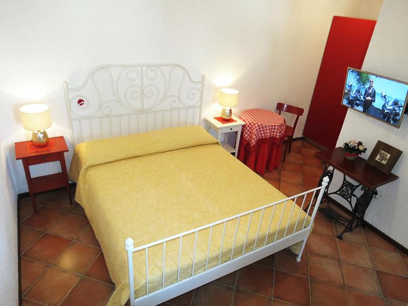 Studio Apartment image 4