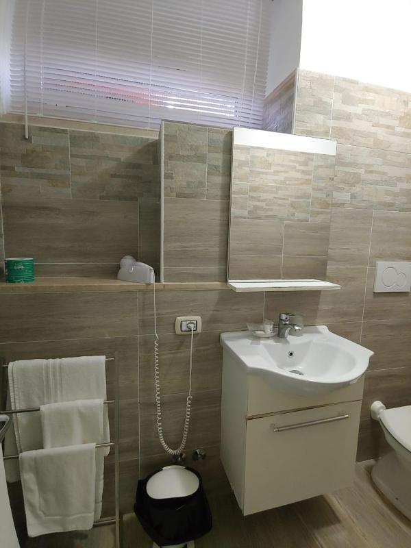 Single Room - Basement image 3