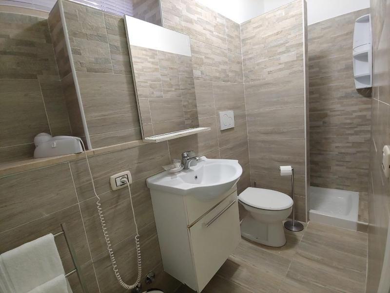 Single Room - Basement image 2