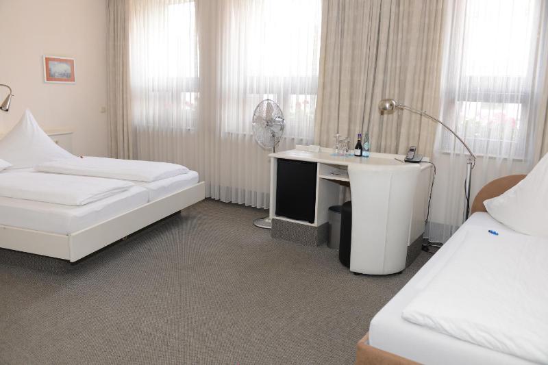Triple Room image 2
