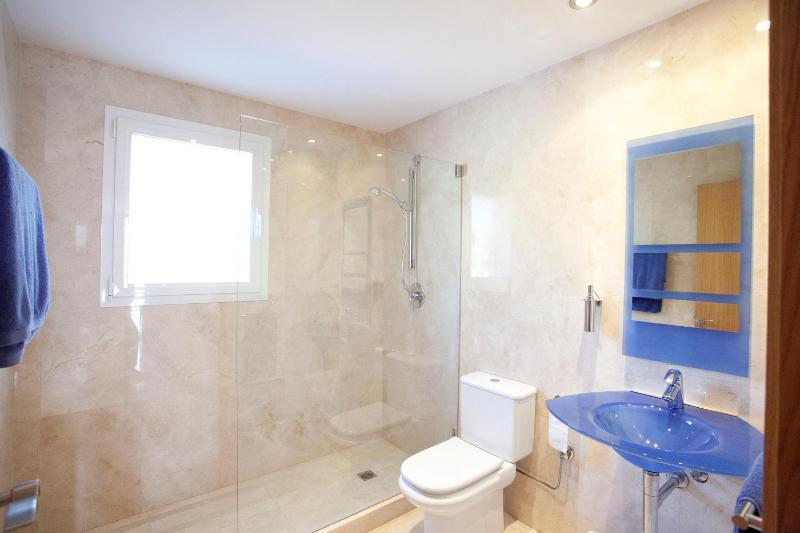 Three-Bedroom Chalet image 2