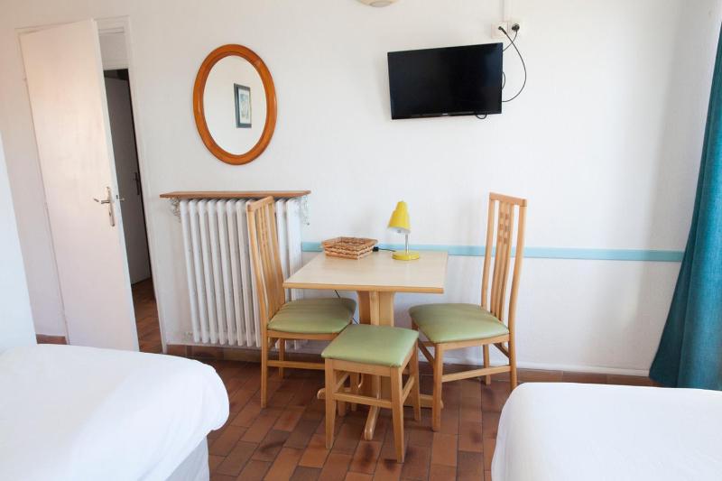 One-Bedroom Apartment Motel (4 Adults) image 4