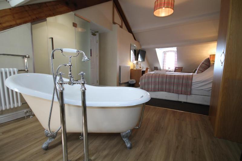 Deluxe Room image 2