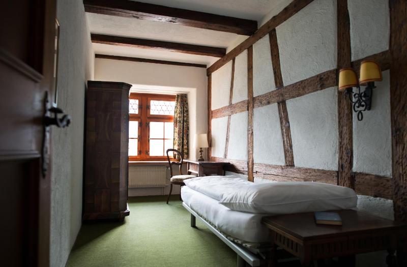 Single Room with Private Shower and Shared Toilet image 1