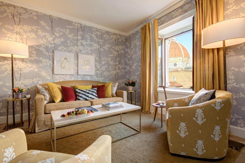 Deluxe Junior Suite image 3