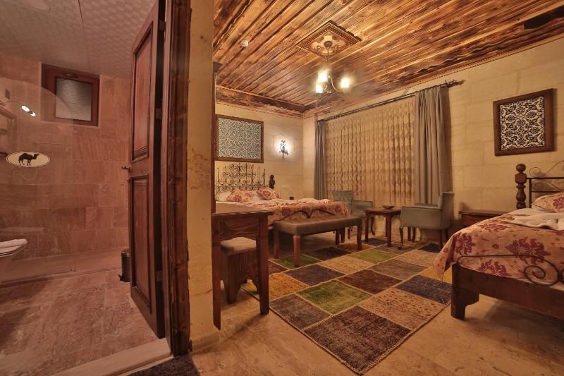 Triple Room with View image 2
