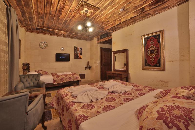 Triple Room with View image 4