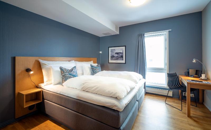 Double Room image 3