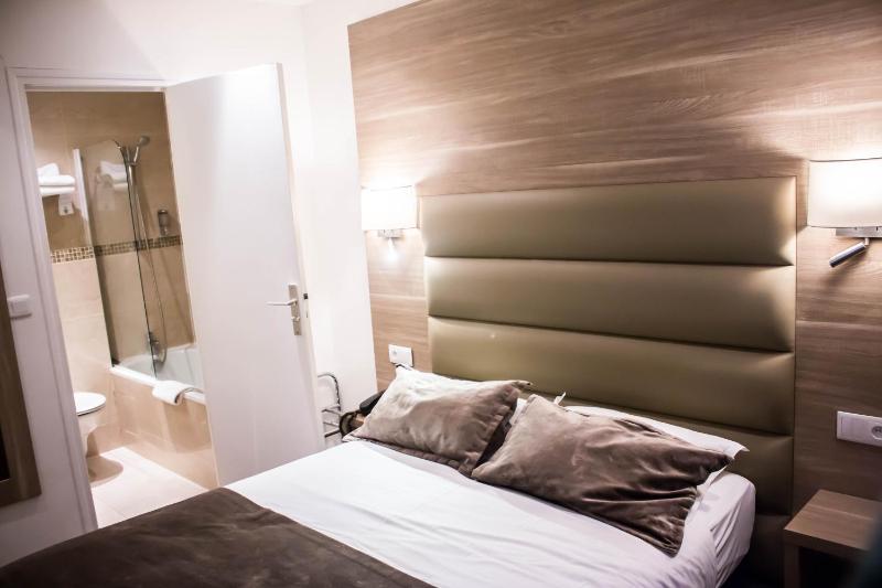 Single Room with Shower image 4