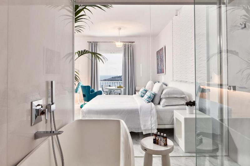 Thalassa Suite with Private Hot Tub image 3