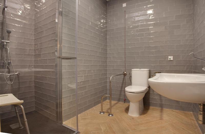 Double Room - Disability Access image 4