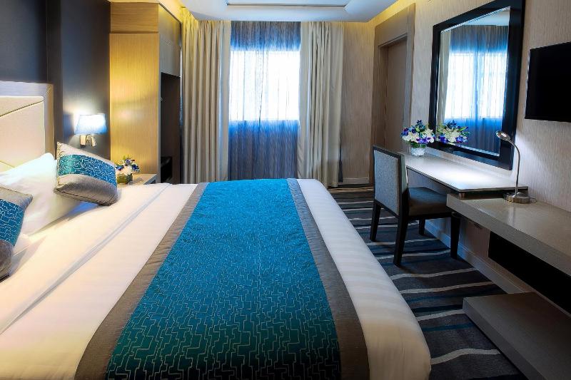 Standard Double Room image 3