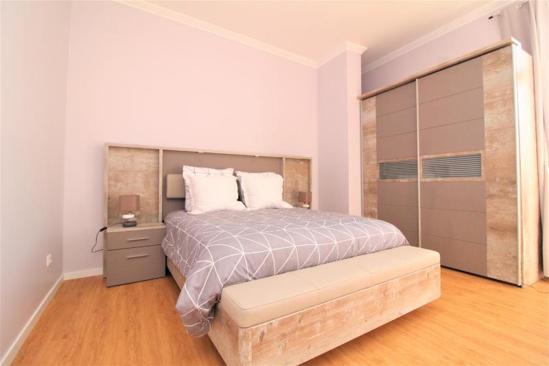 One-Bedroom Apartment image 1