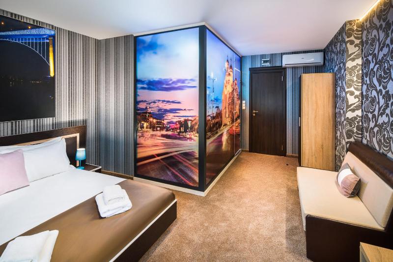 Double Room with Park View and Free Access to Relax Zone image 3