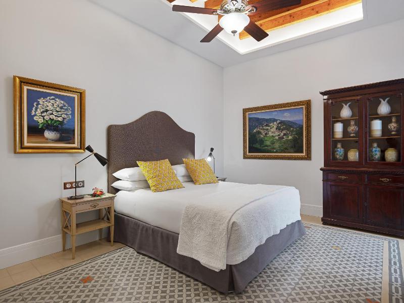 Junior Suite with Spa Access image 3