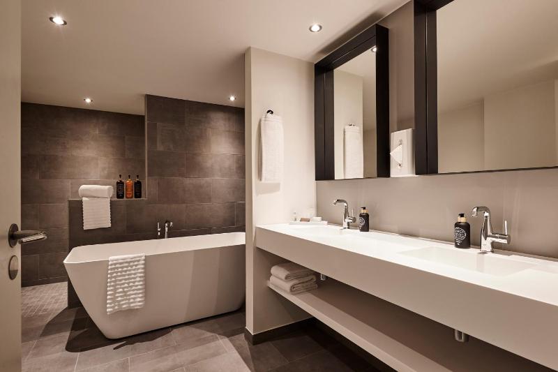 Executive Suite image 3
