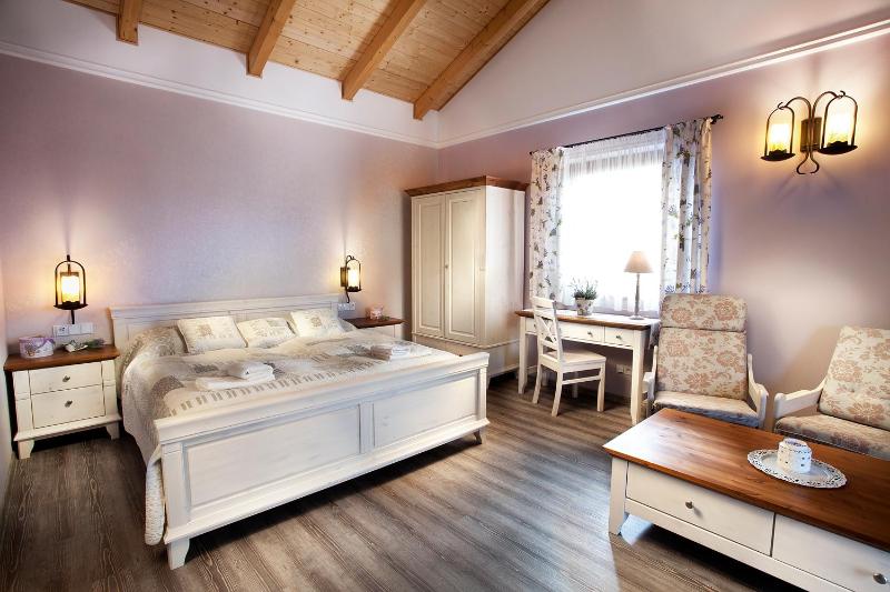 Superior Chalet image 4