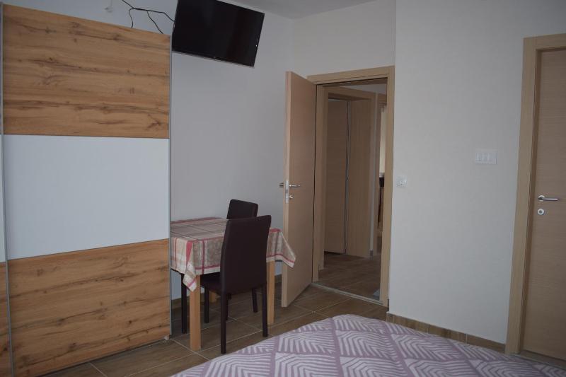 Studio Apartment image 3