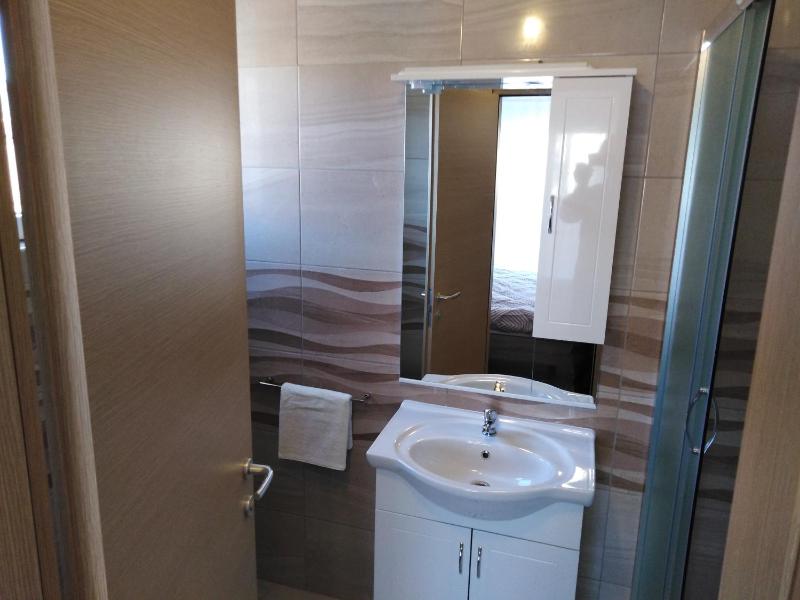 Studio Apartment image 2