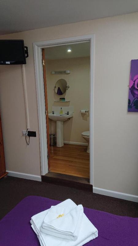Grove House - Woodbridge - image 34