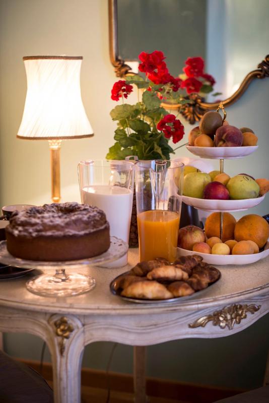 Quadruple Room image 3