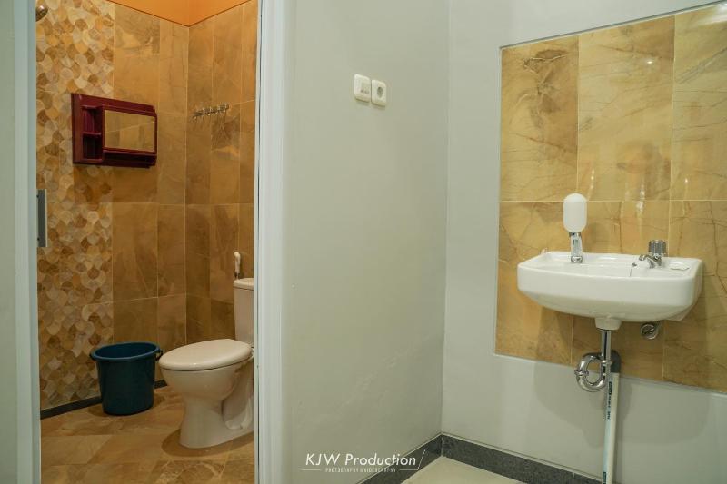 M Stay Guest House Jogja - image 9