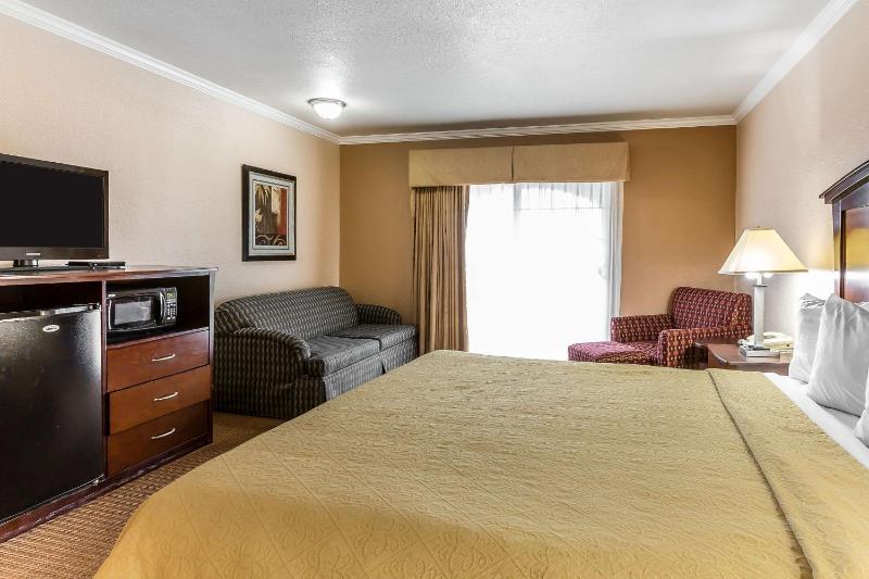 King Room - Non-Smoking image 2
