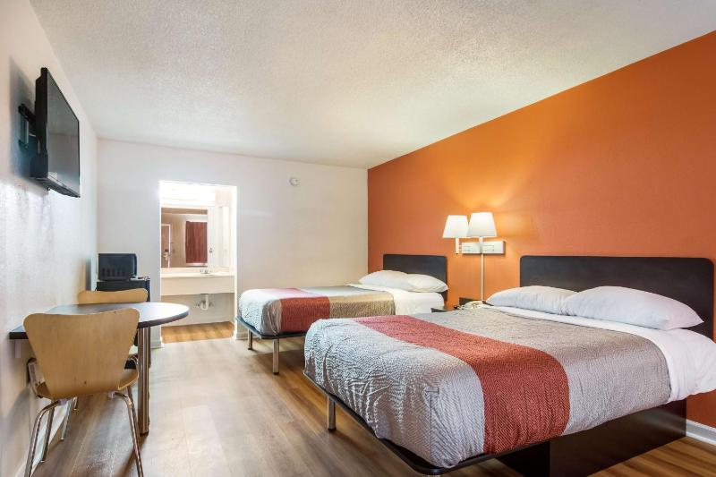Deluxe Quadruple Room - Non-Smoking image 2