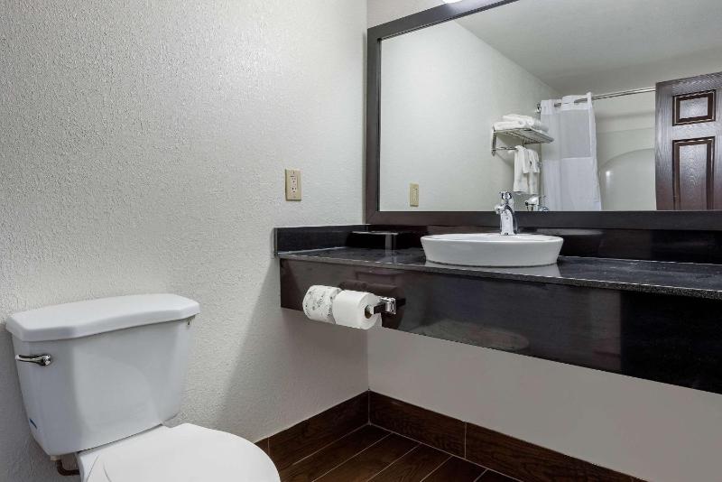 King Room - Non-Smoking image 3