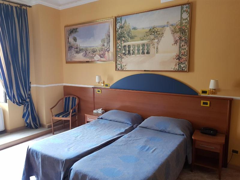 Double or Twin Room image 3