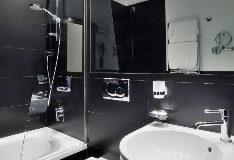 Superior Double Room image 3