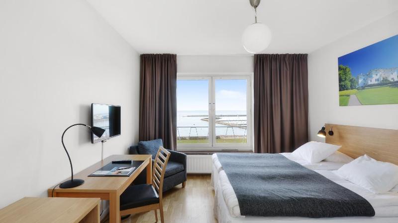 Standard Double Room with Sea View image 2