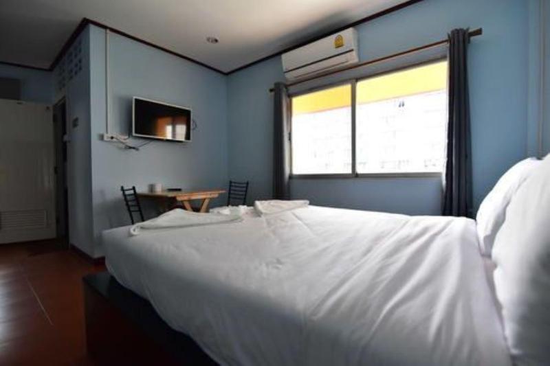 Deluxe Double Room image 4