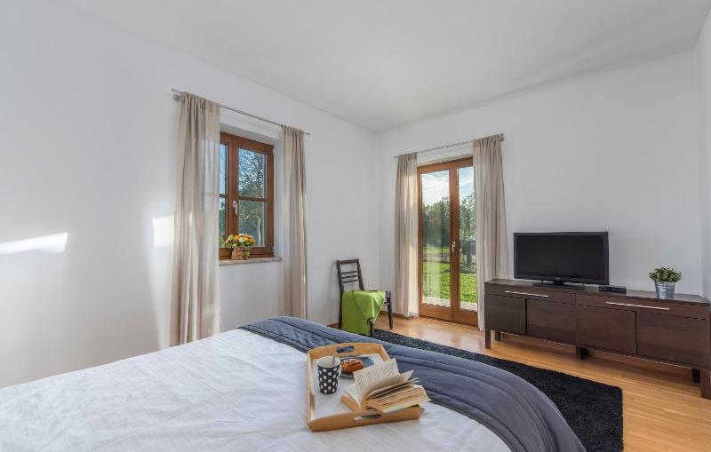 Four-Bedroom Villa with Private Pool and Sauna image 4