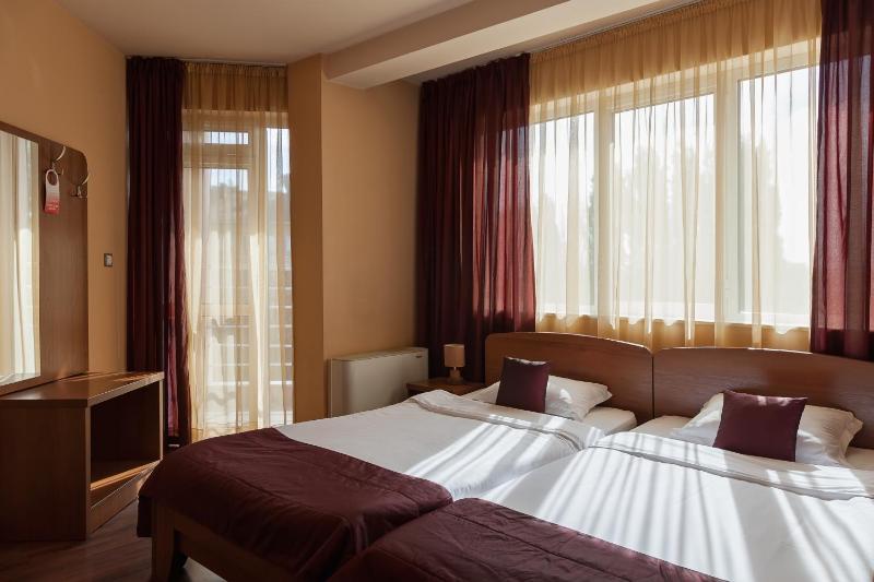 Twin Room with Balcony image 1