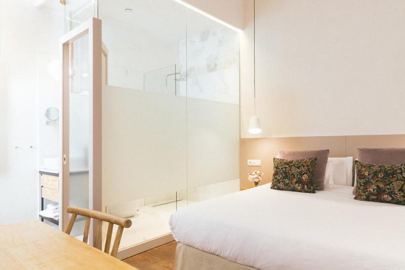 Classic Exterior Double Room image 3