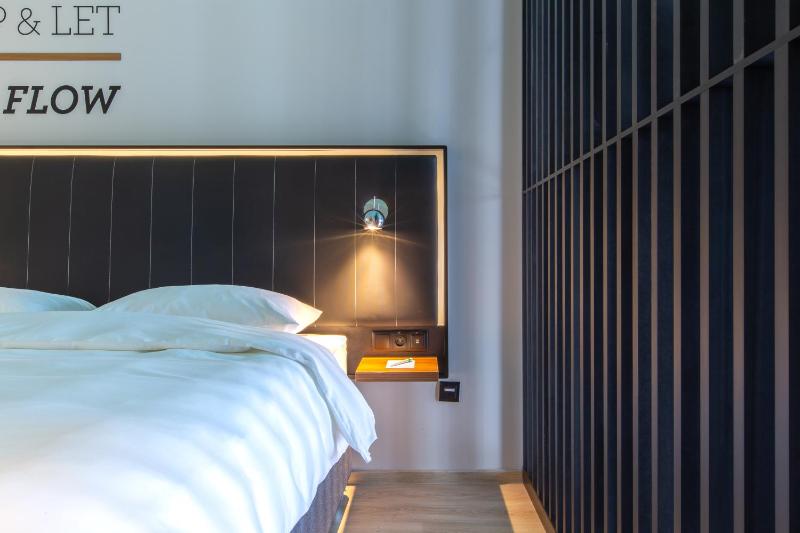 Suite with Balcony image 3