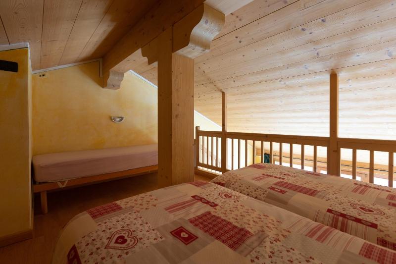 Studio Apartment - Split Level image 3