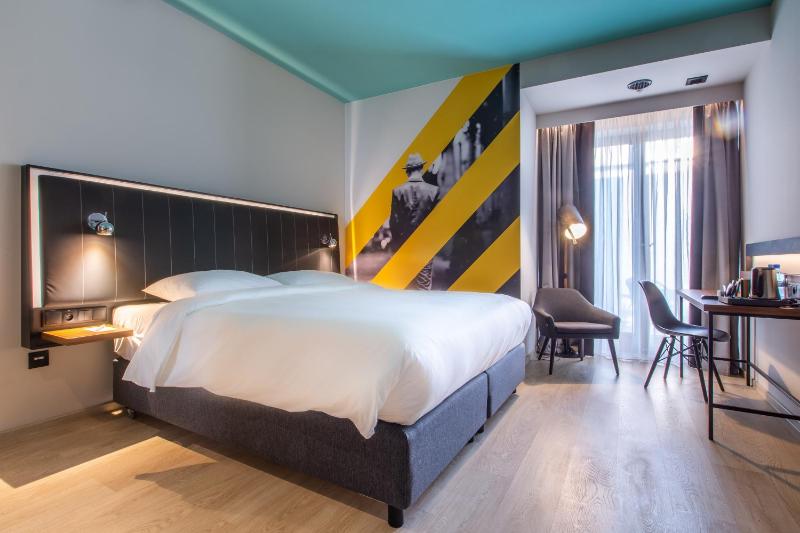 Standard Room with Balcony or Terrace image 4