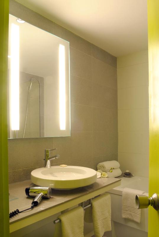 Superior Room with 2 Single Beds image 2