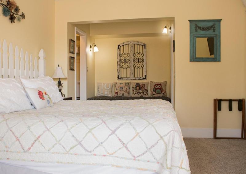 Deluxe Double Room image 4